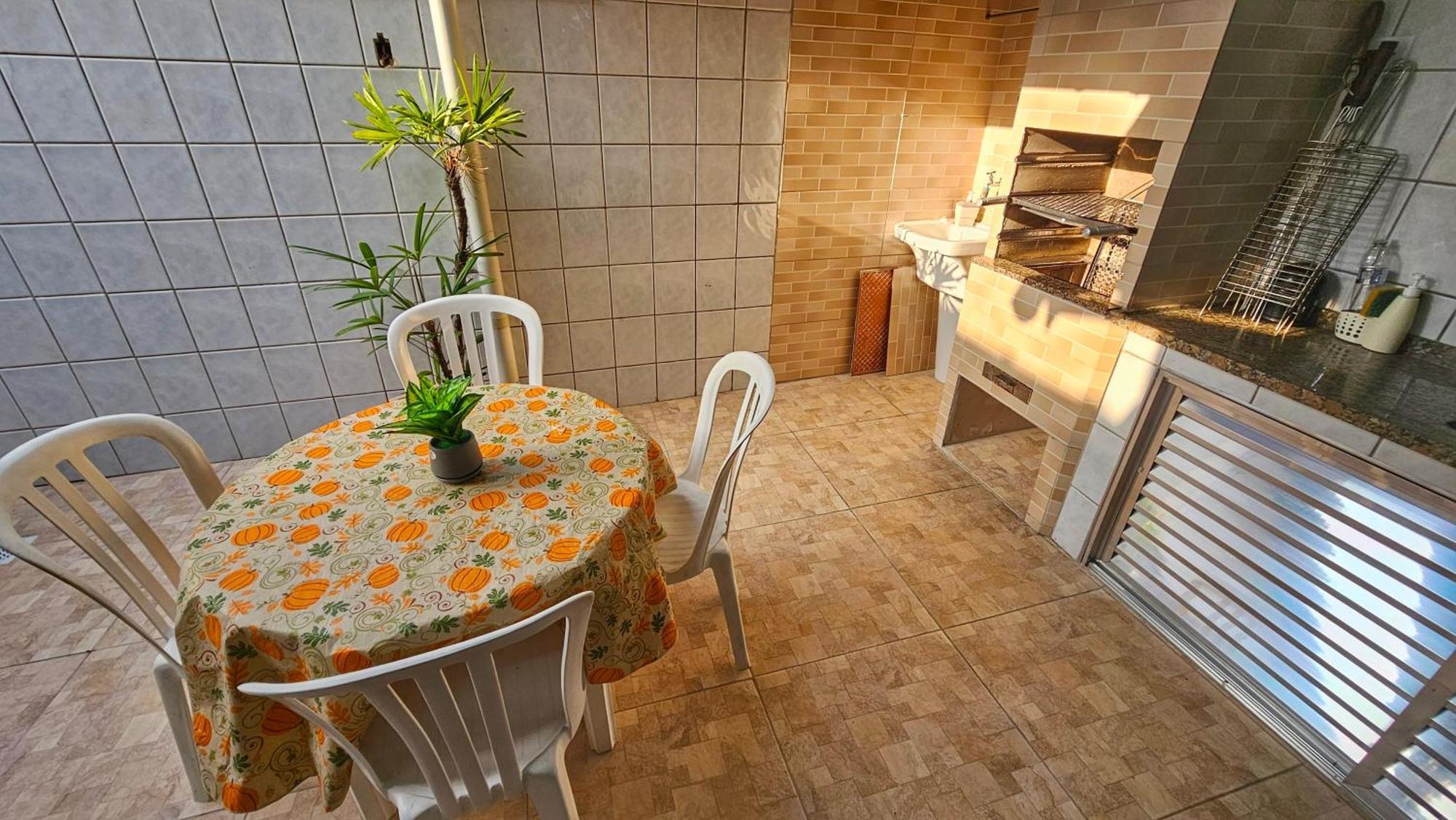 Casa Em - Piscina - Churrasqueira *